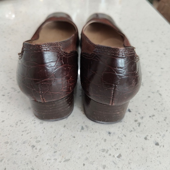 Salvatore Ferragamo 'embossed' Brown Leather Suede Pumps EU37 - Picture 5 of 6